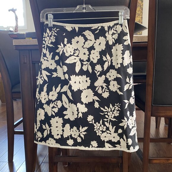 J. G. Hook Reversible Wraparound Skirt, Size 4 - Picture 2 of 4